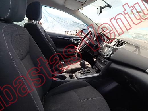 NISSAN SENTRA 2018, foto 12 de 19