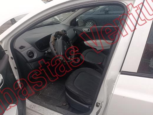 HYUNDAI GRAND I10 2015, foto 17 de 19