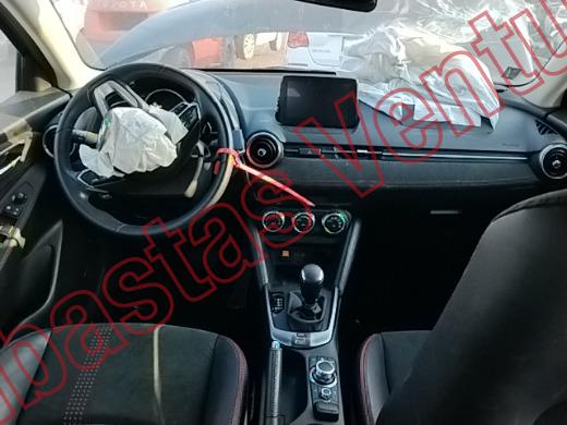 MAZDA MAZDA 2 2025, foto 14 de 19