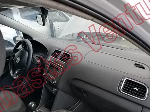 VOLKSWAGEN VENTO 2018, foto 14 de 19