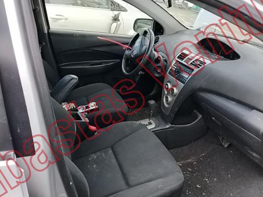 TOYOTA YARIS 2016, foto 12 de 19
