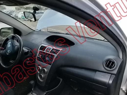 TOYOTA YARIS 2016, foto 14 de 19