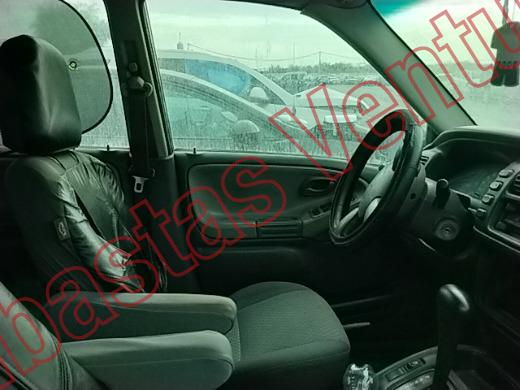 CHEVROLET TRACKER 2004, foto 12 de 19