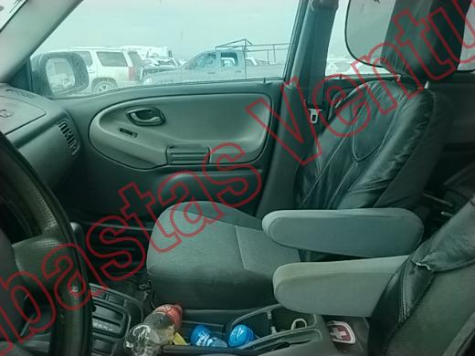 CHEVROLET TRACKER 2004, foto 17 de 19