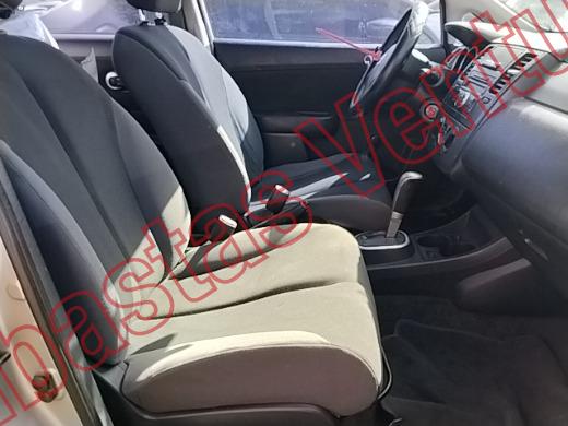 NISSAN TIIDA 2009, foto 12 de 19