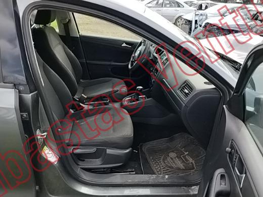 VOLKSWAGEN JETTA 2016, foto 12 de 19
