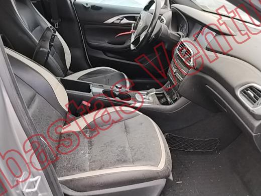 INFINITI QX30 2017, foto 12 de 19