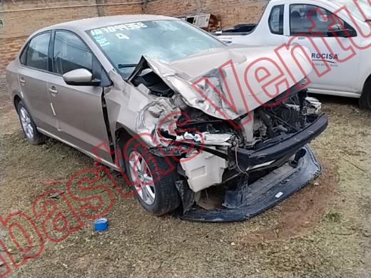 VOLKSWAGEN VENTO 2016, foto 3 de 19