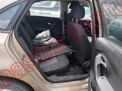 VOLKSWAGEN VENTO 2016, foto 13 de 19