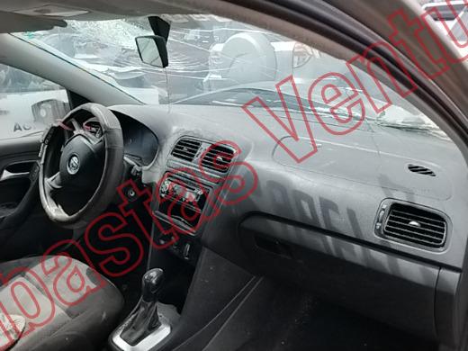 VOLKSWAGEN VENTO 2016, foto 14 de 19