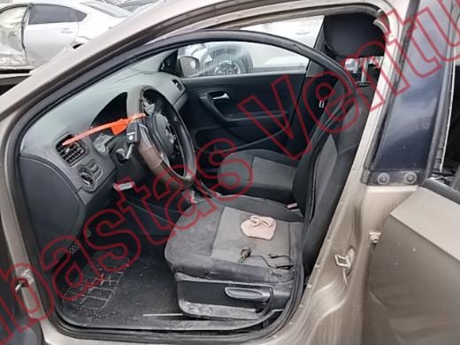 VOLKSWAGEN VENTO 2016, foto 17 de 19
