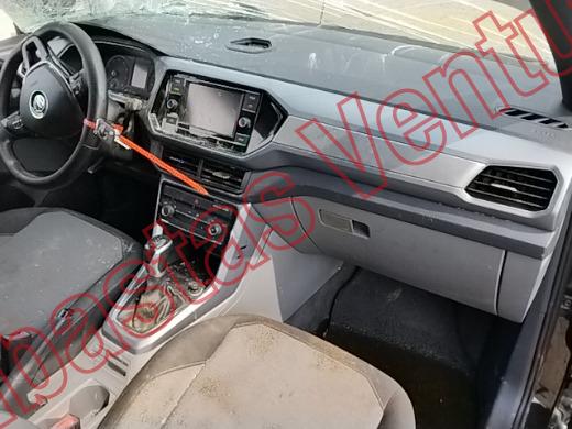 VOLKSWAGEN T-CROSS 2020, foto 14 de 19