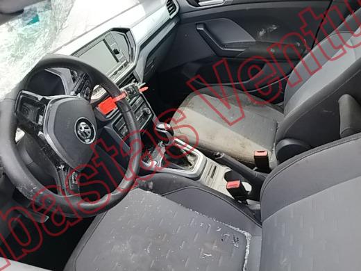 VOLKSWAGEN T-CROSS 2020, foto 17 de 19