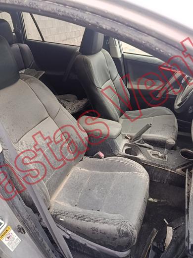 TOYOTA RAV4 2015, foto 12 de 19