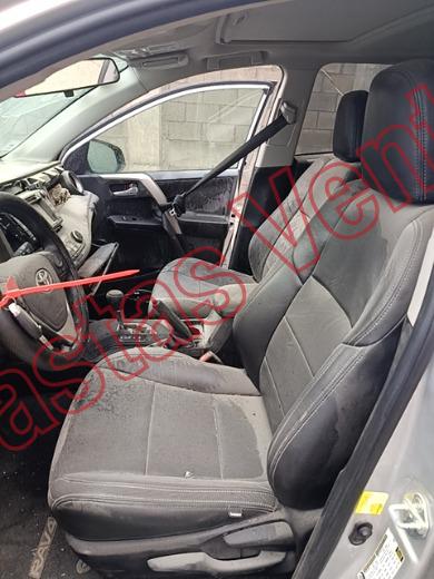 TOYOTA RAV4 2015, foto 17 de 19