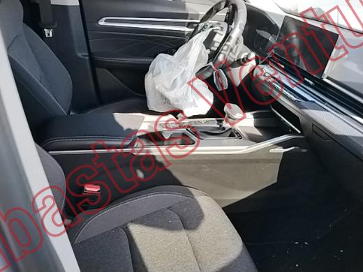 GEELY EMGRAND  2025, foto 12 de 19