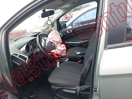 FORD ECOSPORT 2015, foto 17 de 19