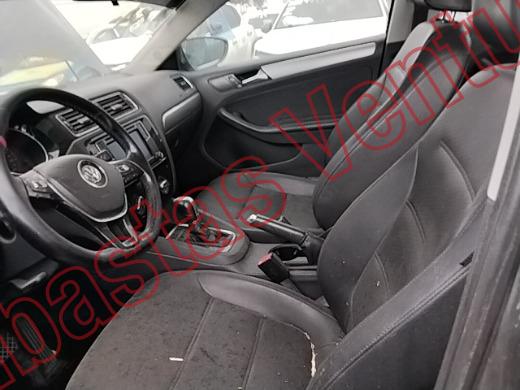 VOLKSWAGEN JETTA 2016, foto 17 de 19