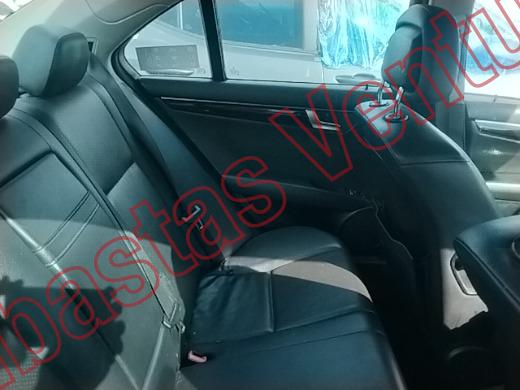 MERCEDES BENZ C200 2014, foto 13 de 19