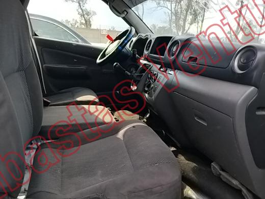 NISSAN URVAN 2014, foto 12 de 19