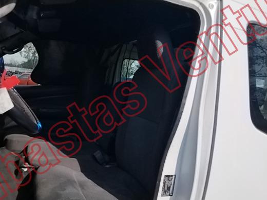 NISSAN URVAN 2014, foto 16 de 19