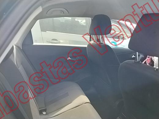 VOLKSWAGEN VENTO 2017, foto 13 de 19