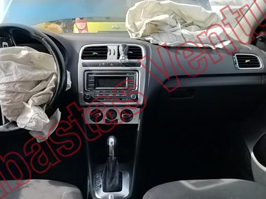 VOLKSWAGEN VENTO 2017, foto 14 de 19