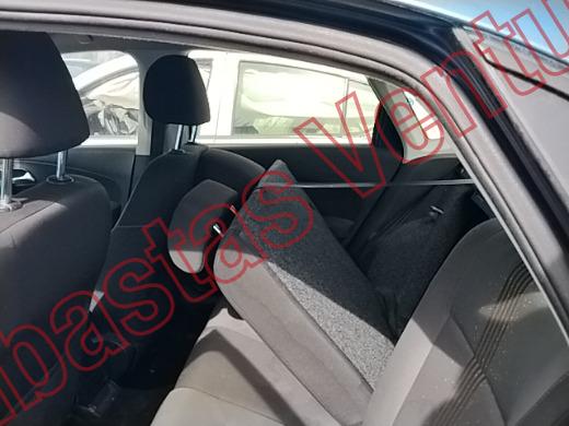 VOLKSWAGEN VENTO 2017, foto 16 de 19