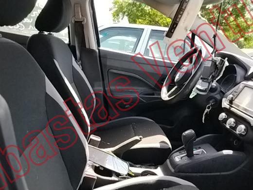 NISSAN VERSA 2025, foto 12 de 19