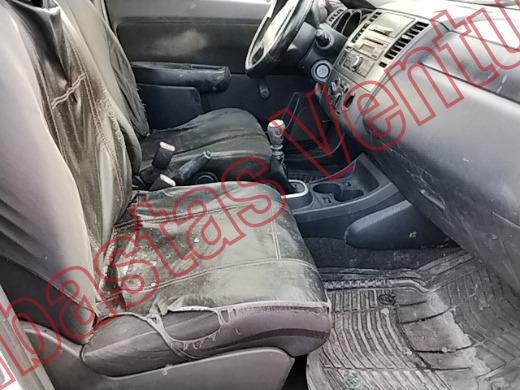 NISSAN TIIDA 2013, foto 12 de 19