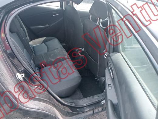 TOYOTA YARIS 2019, foto 13 de 19