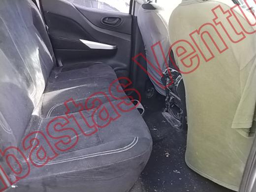 NISSAN NP 300 2017, foto 13 de 19