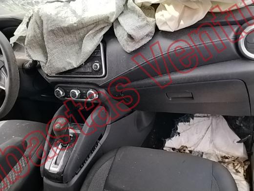 NISSAN VERSA 2020, foto 14 de 19