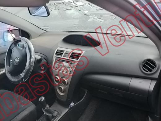 TOYOTA YARIS 2013, foto 14 de 19