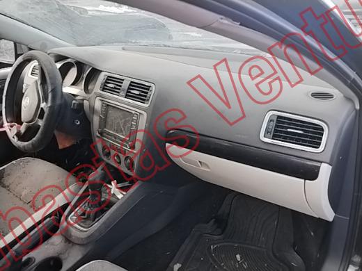 VOLKSWAGEN JETTA 2016, foto 14 de 19