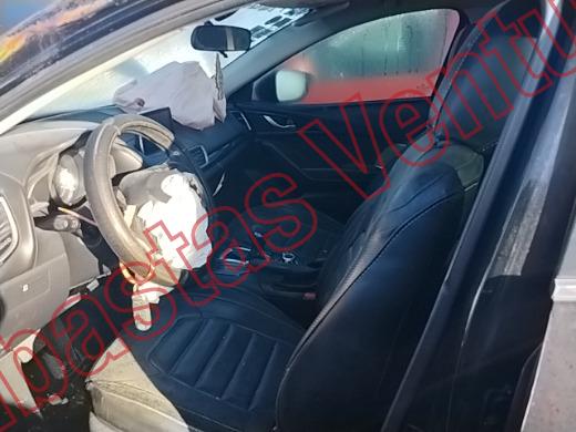 MAZDA MAZDA 3 2015, foto 17 de 19