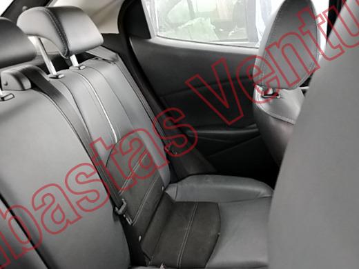 MAZDA MAZDA 2 2020, foto 13 de 19