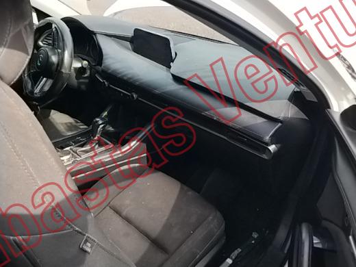 MAZDA MAZDA 3 2023, foto 12 de 19