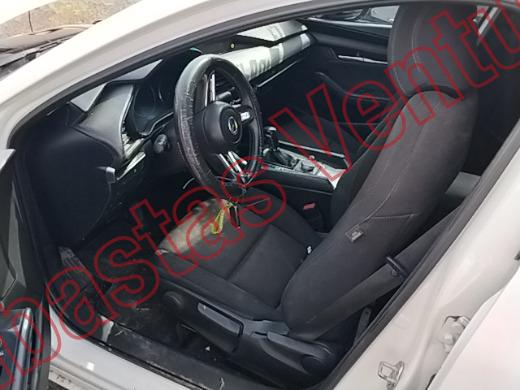 MAZDA MAZDA 3 2023, foto 17 de 19