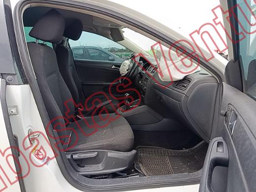 VOLKSWAGEN JETTA 2016, foto 12 de 19