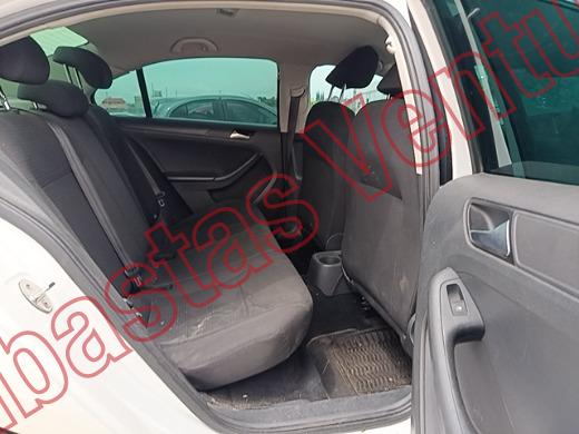 VOLKSWAGEN JETTA 2016, foto 13 de 19