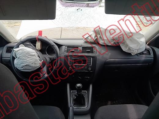 VOLKSWAGEN JETTA 2016, foto 14 de 19