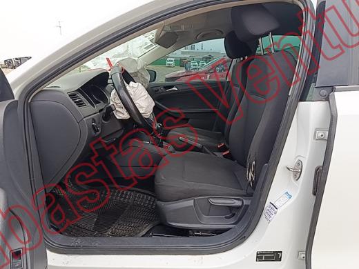 VOLKSWAGEN JETTA 2016, foto 17 de 19