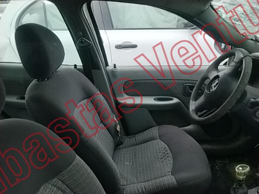 NISSAN PLATINA 2005, foto 12 de 19