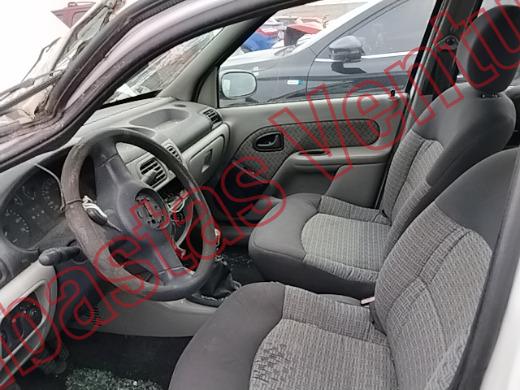 NISSAN PLATINA 2005, foto 17 de 19