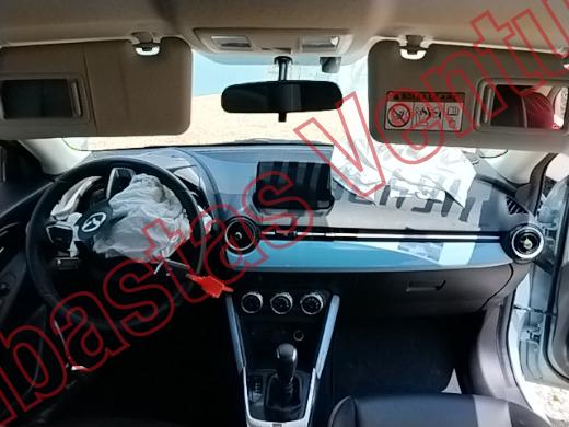 MAZDA MAZDA 2 2024, foto 14 de 19