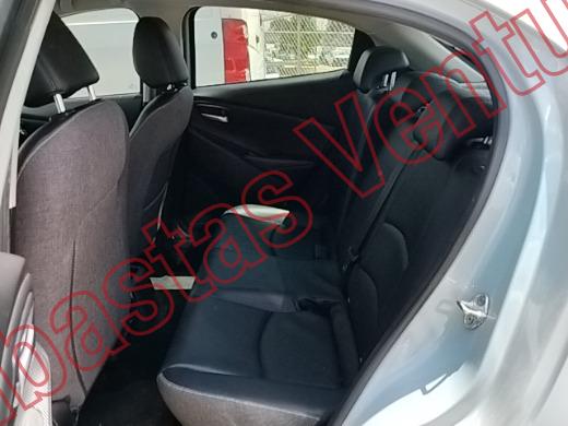 MAZDA MAZDA 2 2024, foto 16 de 19