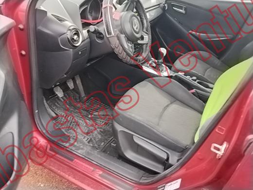MAZDA MAZDA 2 2019, foto 17 de 19