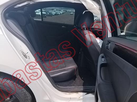 VOLKSWAGEN JETTA 2016, foto 13 de 19