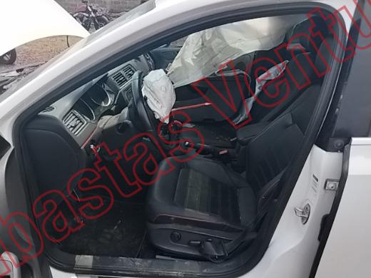 VOLKSWAGEN JETTA 2016, foto 17 de 19